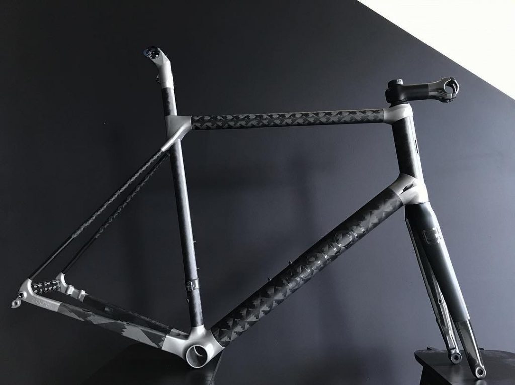 painting aluminum bike frame